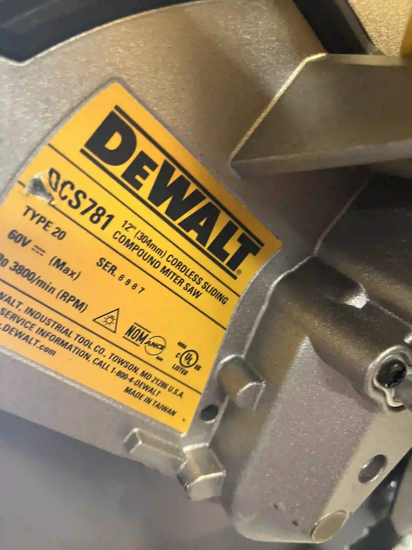 USED NO CLAMP Dewalt 60V 12 in. Cordless Sliding Miter Saw (Tool Only) DCS781B Q504X1