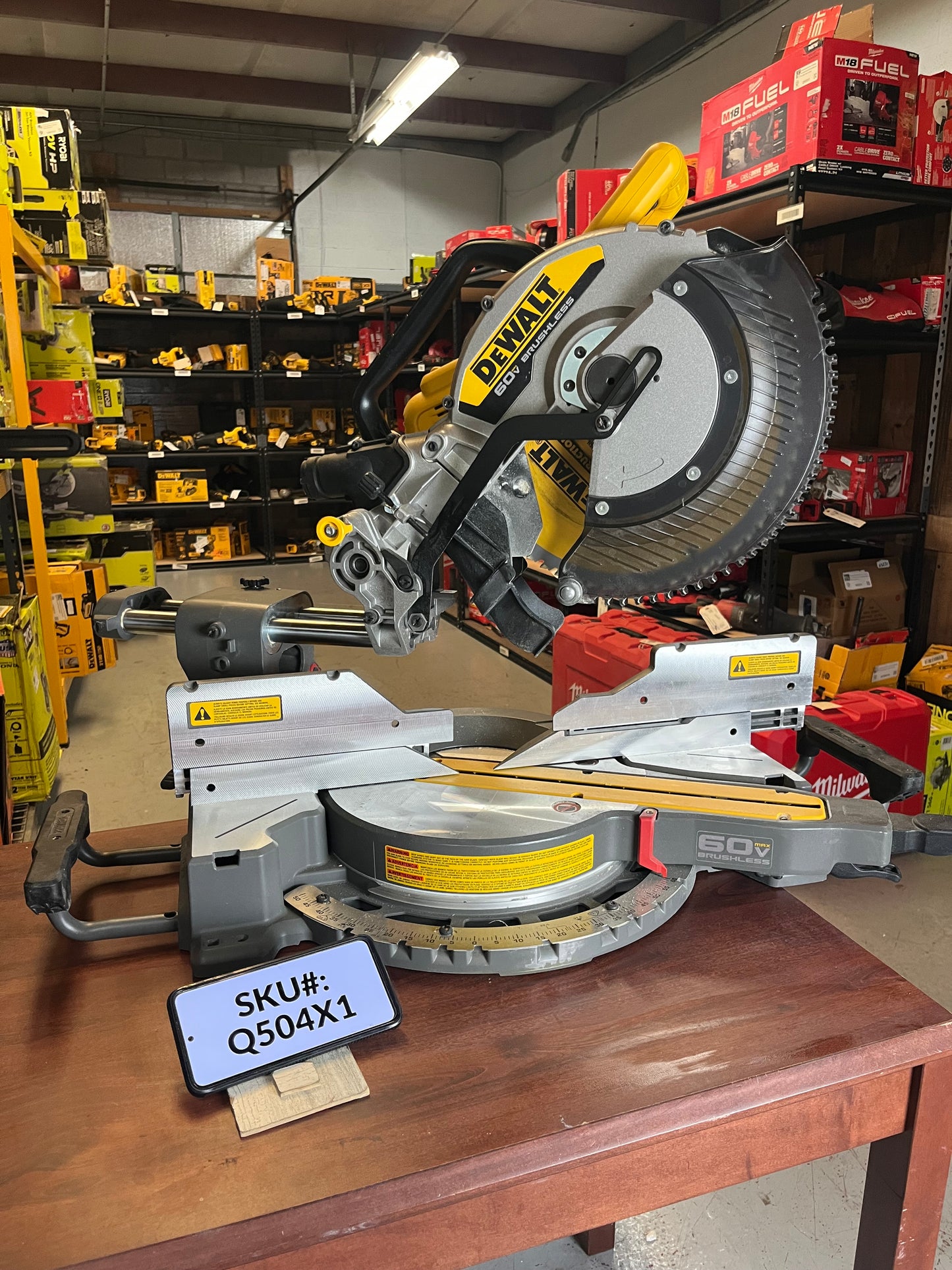 USED NO CLAMP Dewalt 60V 12 in. Cordless Sliding Miter Saw (Tool Only) DCS781B Q504X1