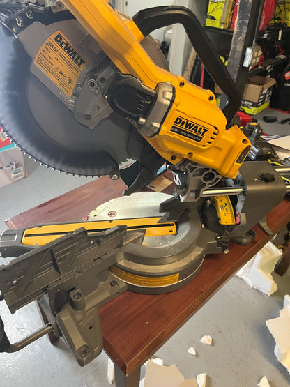 USED NO CLAMP Dewalt 60V 12 in. Cordless Sliding Miter Saw (Tool Only) DCS781B Q504X1