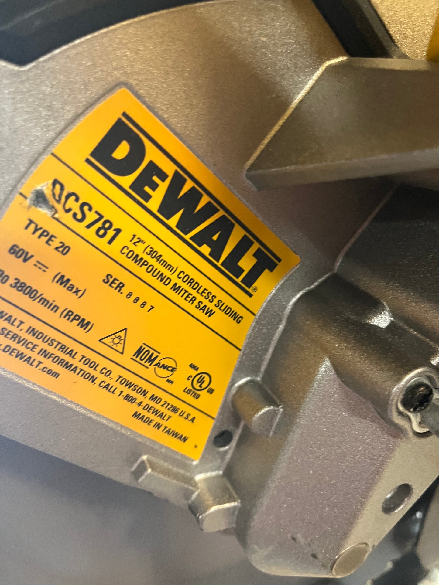 USED NO CLAMP Dewalt 60V 12 in. Cordless Sliding Miter Saw (Tool Only) DCS781B Q504X1
