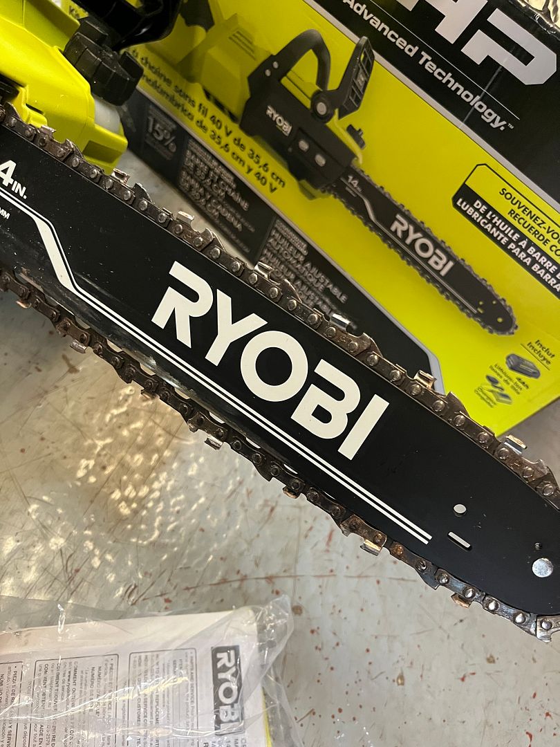 Ryobi 40V HP 14 in. Chainsaw Kit ONE 4Ah Battery & Charger RY405100 Q465X15